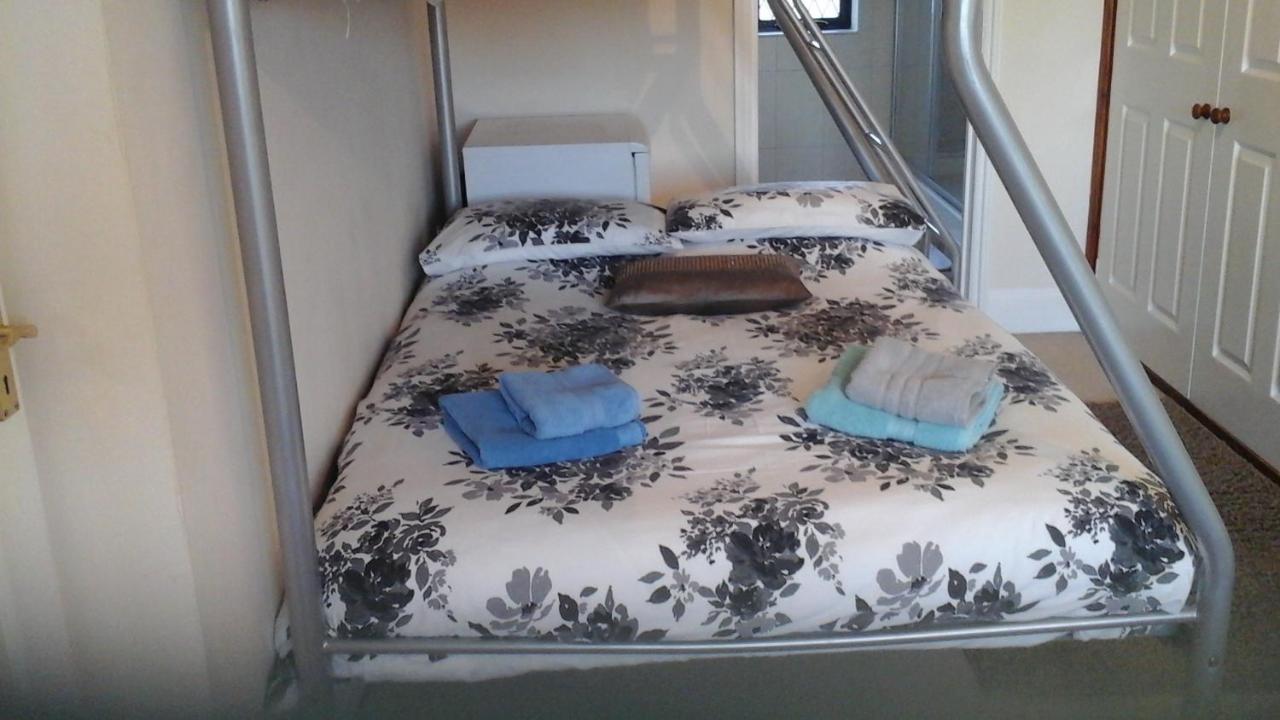 Elm House Accommodation Уисбек Экстерьер фото