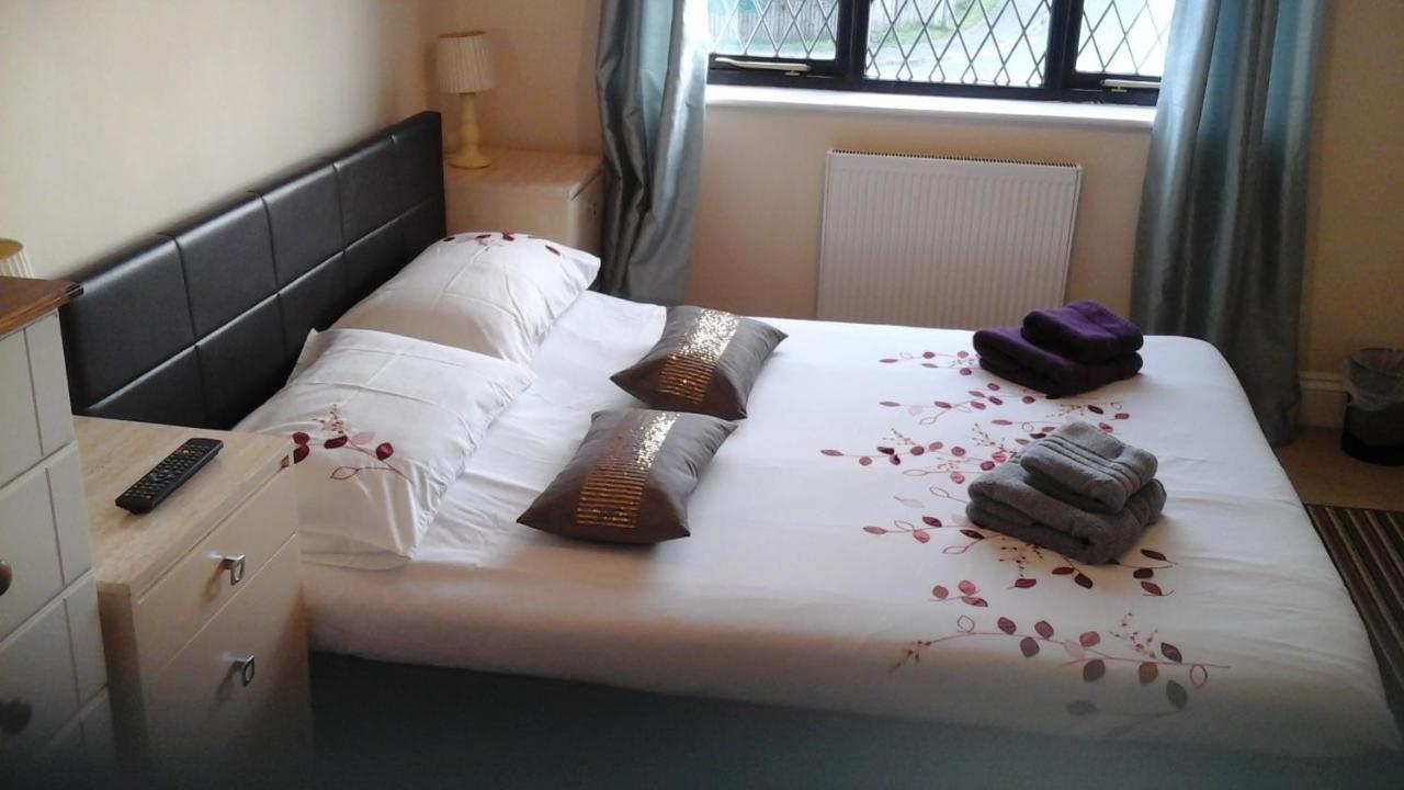 Elm House Accommodation Уисбек Экстерьер фото